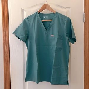 FIGS Scrubs Eucalyptus one pocket scrub top and Zamora High Waisted Jogger